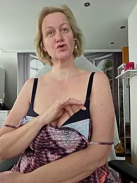 Snapshot of MarleneBloem chatting on March 6, 11:06 am MarleneBloem online show from March 6, 11:06 am