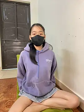 Snapshot of DA-EUN chatting on December 13, 3:27 am DA-EUN online show from December 13, 3:27 am