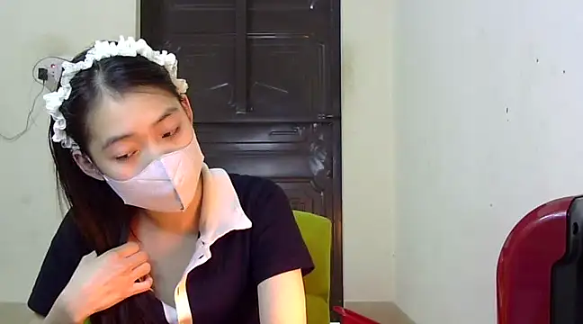 Snapshot of DA-EUN chatting on February 28, 8:31 am DA-EUN online show from February 28, 8:31 am