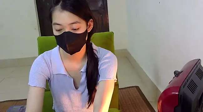 Snapshot of DA-EUN chatting on March 13, 3:33 am DA-EUN online show from March 13, 3:33 am