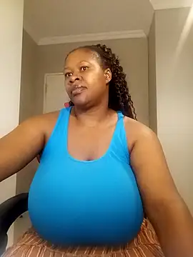 bustylisa1983 online show from March 19, 7:07 am