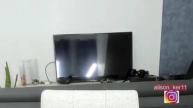 alison-ker3 online show from December 7, 6:32 am