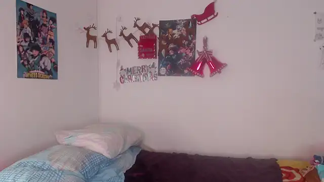 lou cute online show from December 24, 6:50 pm