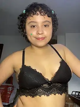 lou cute online show from May 12, 2:41 am