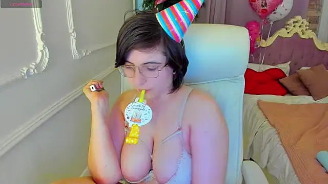 Lily Marlin online show from April 18, 12:53 pm