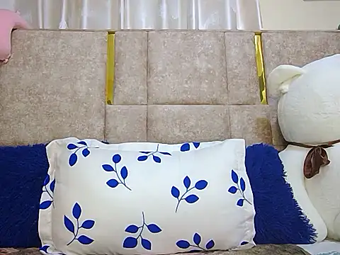 Snapshot of sexy_smiley chatting on January 29, 1:27 am sexy smiley online show from January 29, 1:27 am