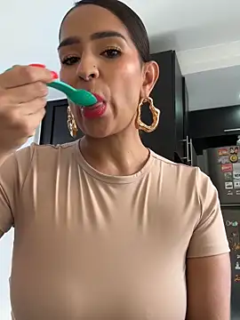 Mau White online show from September 14, 9:25 pm