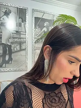 Mau White online show from April 18, 6:34 pm