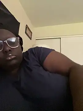 Yagurl  west online show from January 16, 7:10 pm