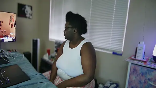 Yagurl  west online show from February 17, 12:43 am