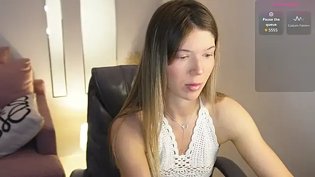 viviann evans online show from March 12, 1:01 am