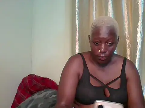 Snapshot of Poisonous_Ivy chatting on January 12, 7:10 pm Poisonous Ivy online show from January 12, 7:10 pm