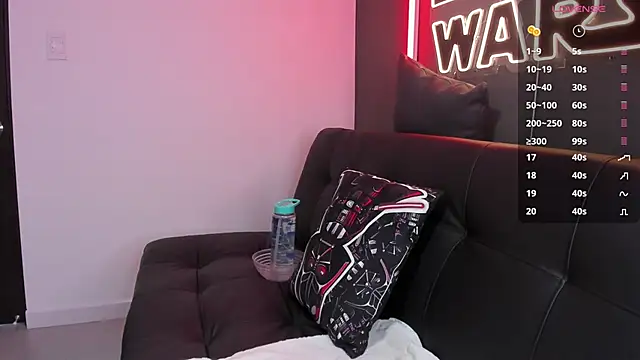 Snapshot of miiss_anna chatting on January 17, 11:06 am miiss anna online show from January 17, 11:06 am