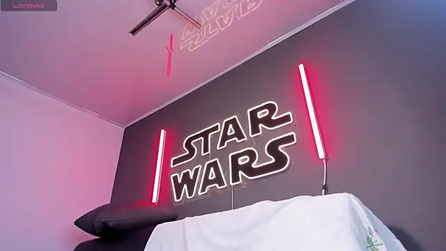 Snapshot of miiss_anna chatting on February 1, 2:13 pm miiss anna online show from February 1, 2:13 pm