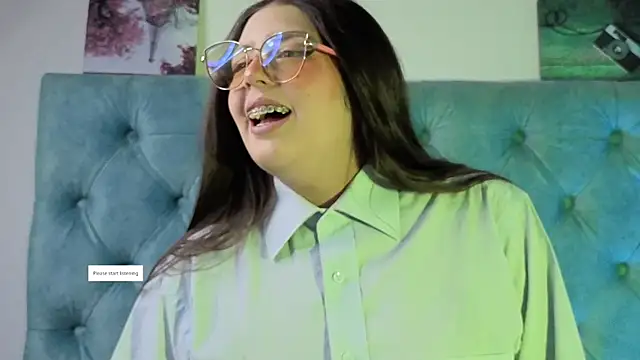 Paola Lyon  online show from September 26, 6:45 pm