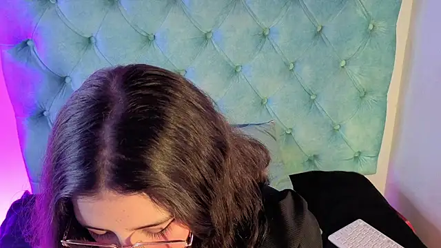 Paola Lyon  online show from April 22, 6:42 pm