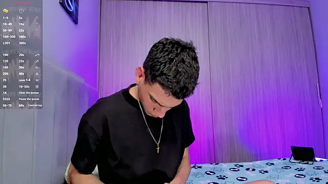 Snapshot of jake_and_joaquin chatting on November 14, 2:32 am jake and joaquin online show from November 14, 2:32 am