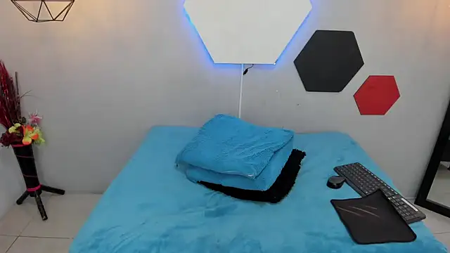 Snapshot of martinaclark chatting on March 8, 10:11 am martinaclark online show from March 8, 10:11 am