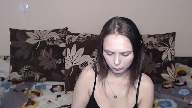 Snapshot of Nika_Shiny chatting on April 13, 3:23 am Nika Shiny online show from April 13, 3:23 am