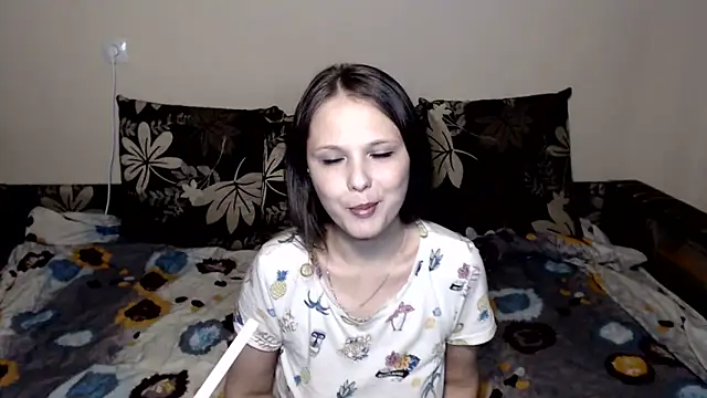 Snapshot of Nika_Shiny chatting on June 1, 5:20 am Nika Shiny online show from June 1, 5:20 am