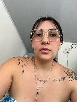 my-kitty online show from June 17, 9:05 pm