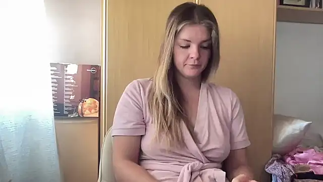 missykat online show from June 17, 11:01 am