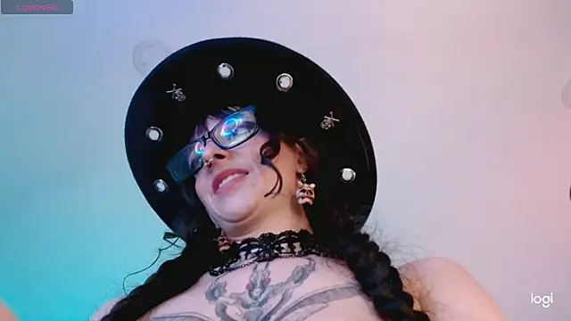 Snapshot of Kizzuky chatting on February 22, 5:12 am Kizzuky online show from February 22, 5:12 am