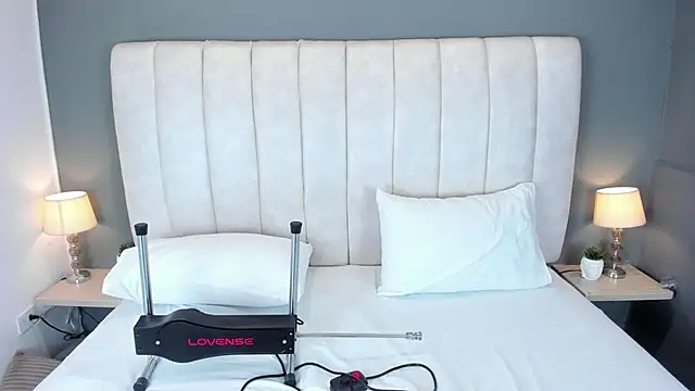 Ashleyy23x online show from March 13, 8:00 pm