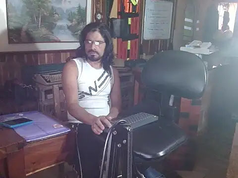 Dr Pocholate84 online show from March 18, 8:45 pm