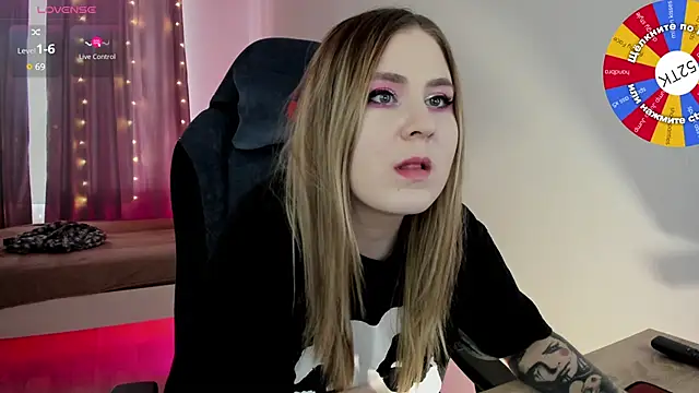 Olivia Munk online show from February 9, 10:42 am