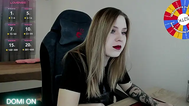 Olivia Munk online show from February 18, 4:37 am