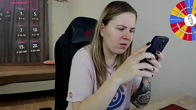 Olivia Munk online show from February 20, 3:01 am