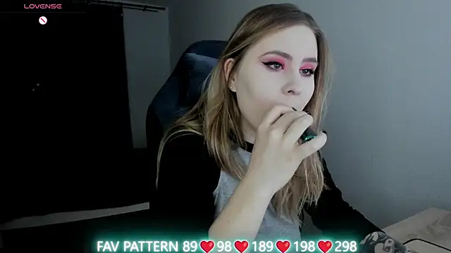 Olivia Munk online show from March 13, 4:27 am