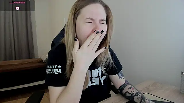 Olivia Munk online show from March 16, 2:43 am