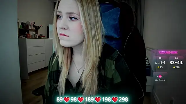 Olivia Munk online show from October 2, 4:41 am