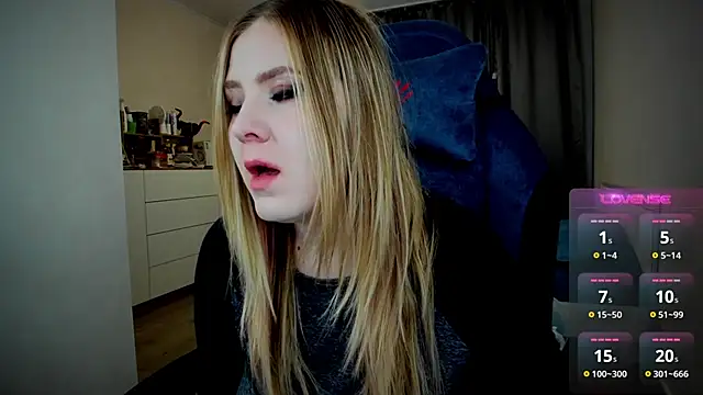 Olivia Munk online show from October 11, 4:33 am