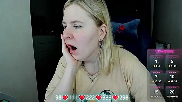 Olivia Munk online show from April 4, 3:49 am