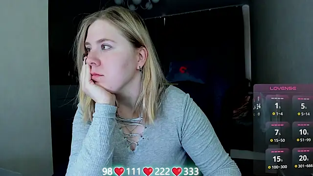 Snapshot of Olivia_Munk chatting on June 21, 4:04 am Olivia Munk online show from June 21, 4:04 am