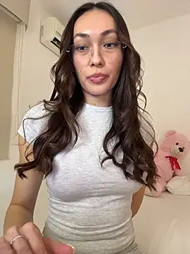 MichelleFerry  online show from April 27, 4:32 am
