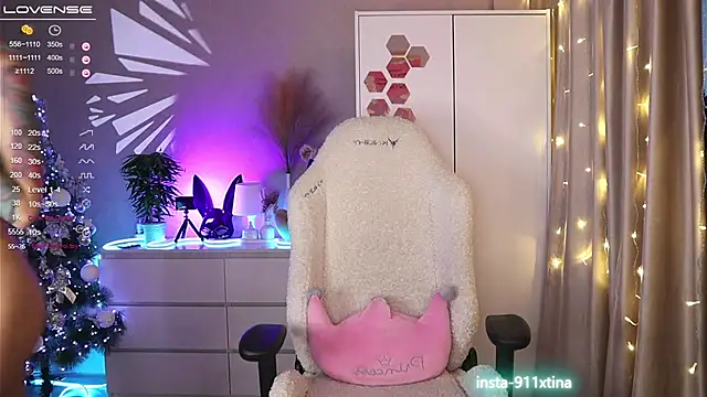 Break-me-Shake-me online show from January 24, 1:56 am