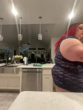Snapshot of bbwredhead chatting on May 7, 2:28 am bbwredhead online show from May 7, 2:28 am