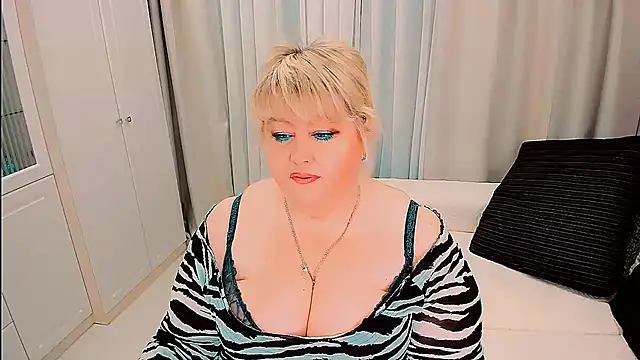BIGTITSBBW online show from April 10, 7:35 am