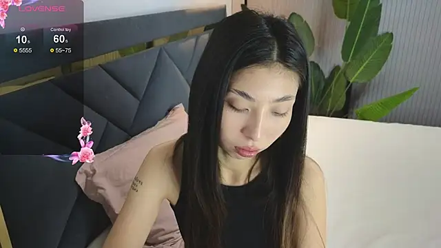 TrishaRey online show from November 25, 5:18 am