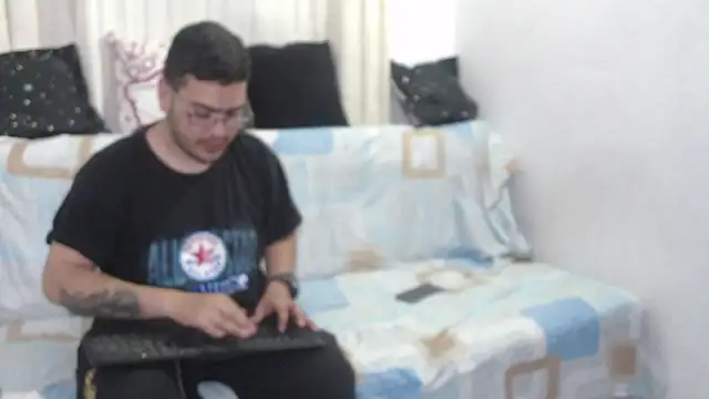 luxury sex 17 online show from April 24, 10:45 pm