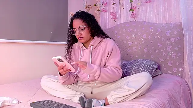 DAHLIA BROWNIE online show from February 21, 4:24 am