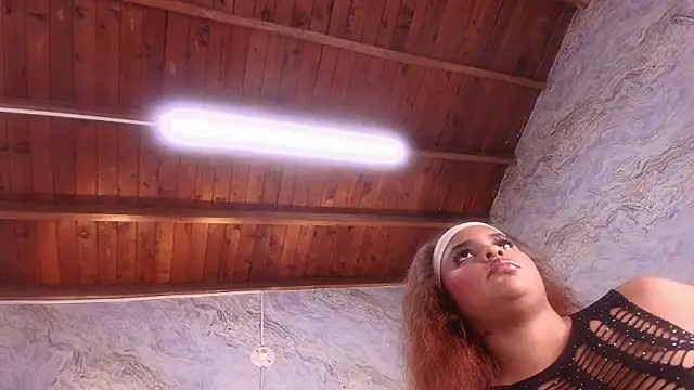 jones maddy  online show from November 7, 11:54 am