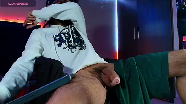 kuzzcoo online show from February 17, 12:12 pm