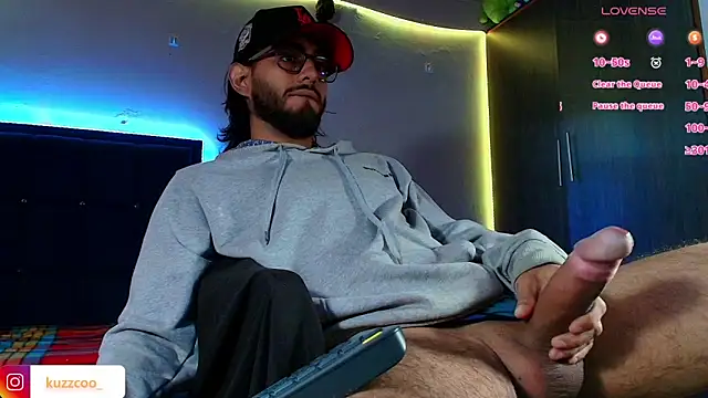 kuzzcoo online show from February 25, 12:48 pm