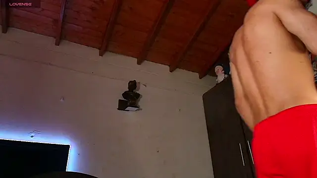 kuzzcoo online show from August 3, 12:43 pm