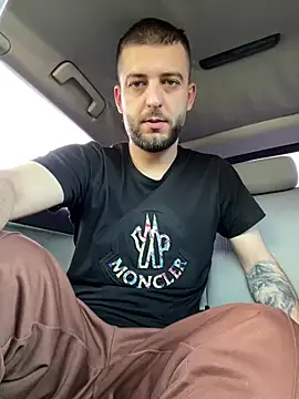 ElChapoGuzman95 online show from March 14, 6:32 am